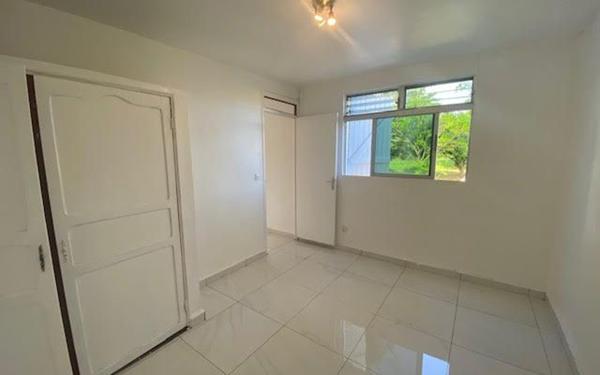 Appartement à louer    3 pièces • 46 m2 Le Moule