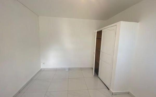 Appartement à louer    3 pièces • 46 m2 Le Moule