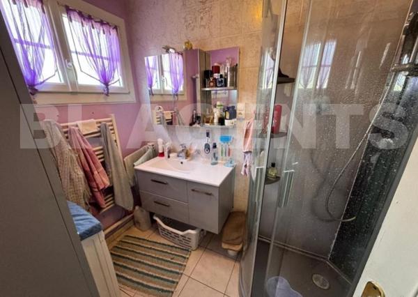 PAVILLON A VENDRE SEULEMENT A 10 DE LA GARE LIGNE P GARE DE LEST 