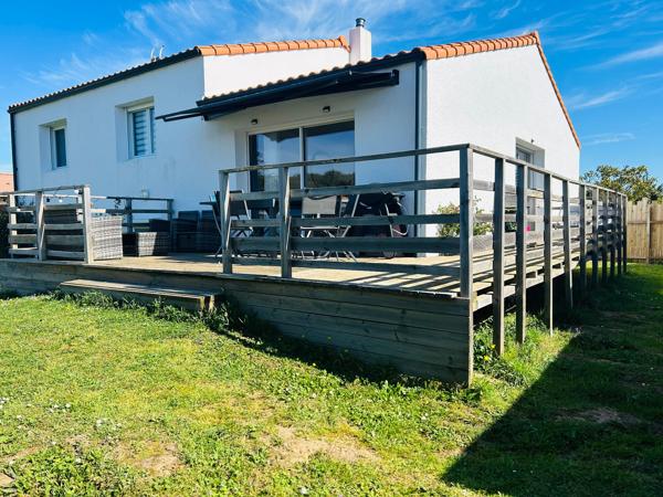 Votre résidence secondaire près de la mer : calme, jardin, garage et plage accessible en quelques minutes.
