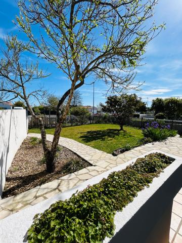 Votre résidence secondaire près de la mer : calme, jardin, garage et plage accessible en quelques minutes.
