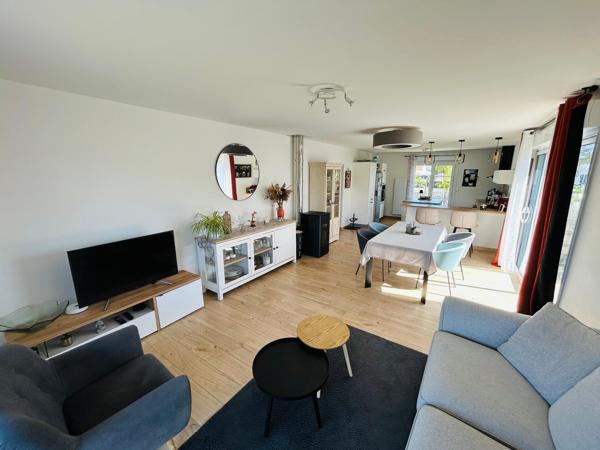 Votre résidence secondaire près de la mer : calme, jardin, garage et plage accessible en quelques minutes.