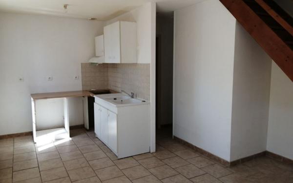 Maison à louer    1 pièce •  Rochefort