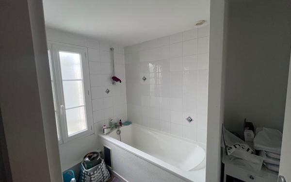 Maison à louer    1 pièce •  Rochefort