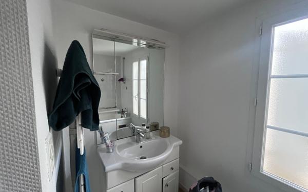 Maison à louer    1 pièce •  Rochefort