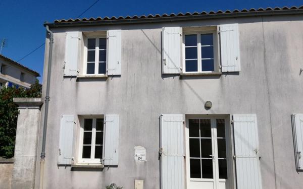 Maison à louer    1 pièce •  Rochefort