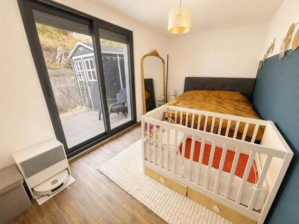 Vente                                                      Appartement
                        
                     4 pièces                      91 m2                     à Le Luc