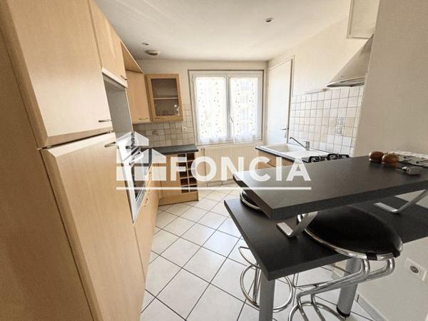 Location Appartement 4 pièces 69.92 m² - 367 AVENUE SADI CARNOT Guilherand-granges 07500