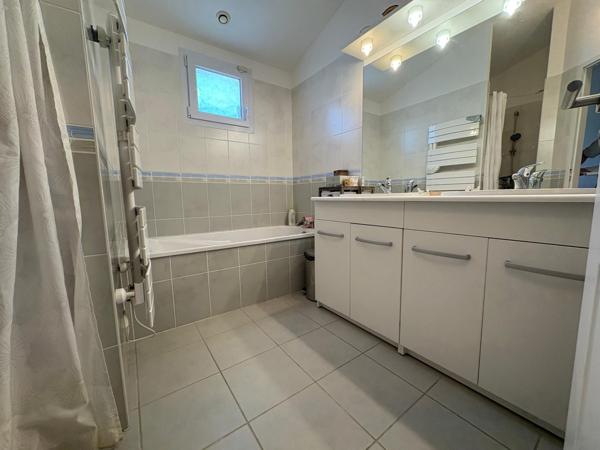 Maison Marsilly proche commerces, 4 chambres et vaste jardin sans vis-à-vis