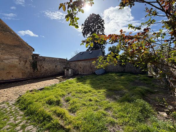 Ensemble immobilier Coeur de Ville de Baugé en Anjou !