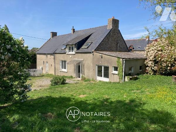 SAINT-PÈRE-MARC-EN-POULET (35430)  Maison à rénover avec dépendances et terrain de 888 m²