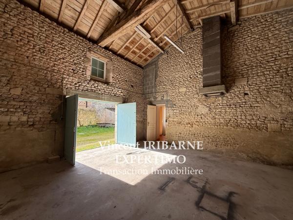 Saintes (17100) Maison Type Charentaise, Garage, Grange et Jardin