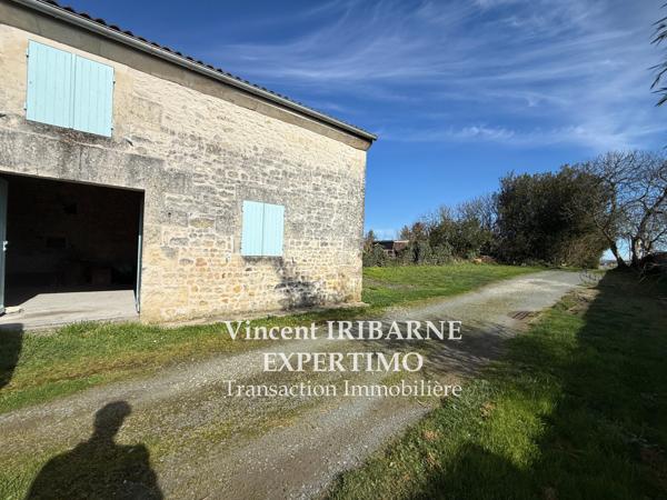 Saintes (17100) Maison Type Charentaise, Garage, Grange et Jardin