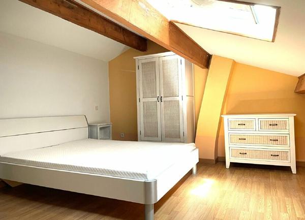 Maison à vendre    3 pièces •  Vallon-Pont-d'Arc