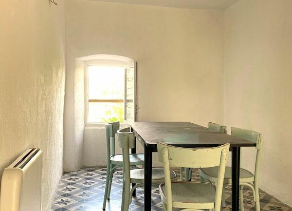 Maison à vendre    3 pièces •  Vallon-Pont-d'Arc