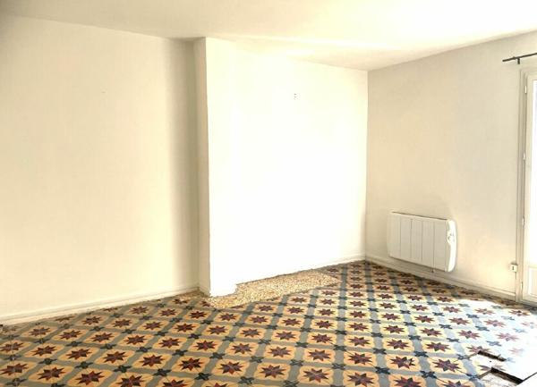 Maison à vendre    3 pièces •  Vallon-Pont-d'Arc