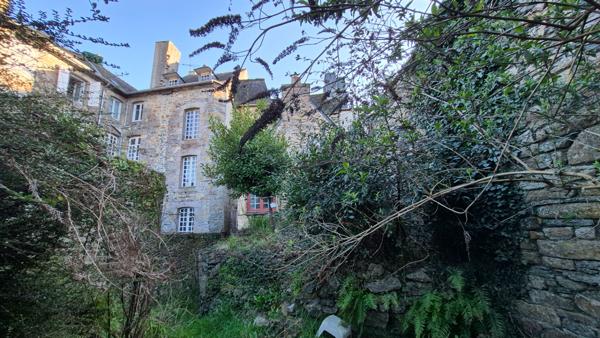 LANDERNEAU en centre ville - Immeuble de 10 pièces de 215.37 m²