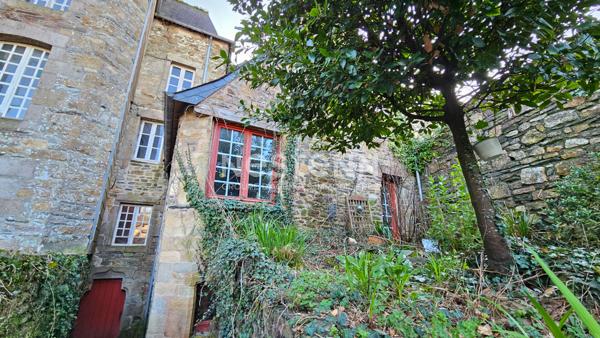 LANDERNEAU en centre ville - Immeuble de 10 pièces de 215.37 m²