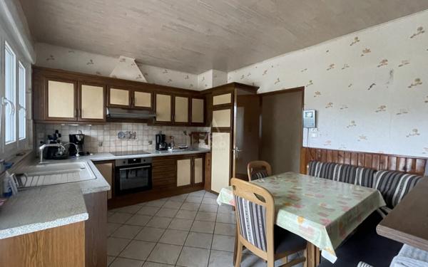 EXCLUSIVITÉ / MAISON INDIVIDUELLE / 150 M2 / 3 CHAMBRES / BUREAUX / SOUS-SOL / 13 ARES DE TERRAIN