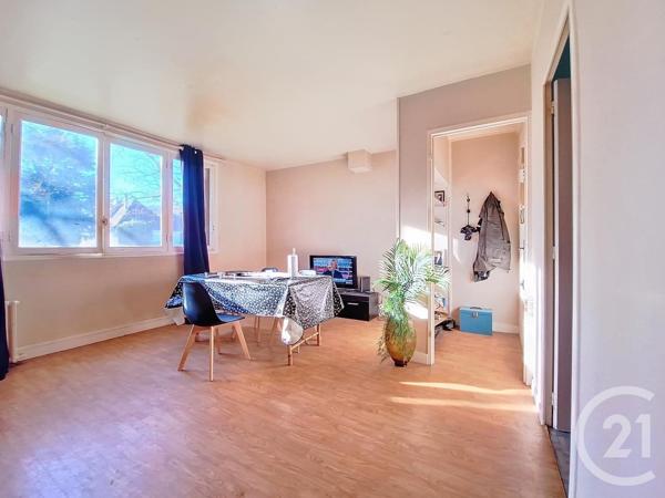Appartement à vendre  2 pièces - 56,81 m2 LA ROCHETTE - 77
