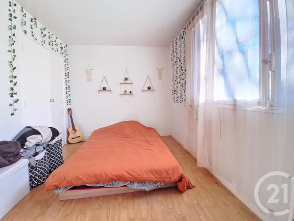 Appartement à vendre  2 pièces - 56,81 m2 LA ROCHETTE - 77