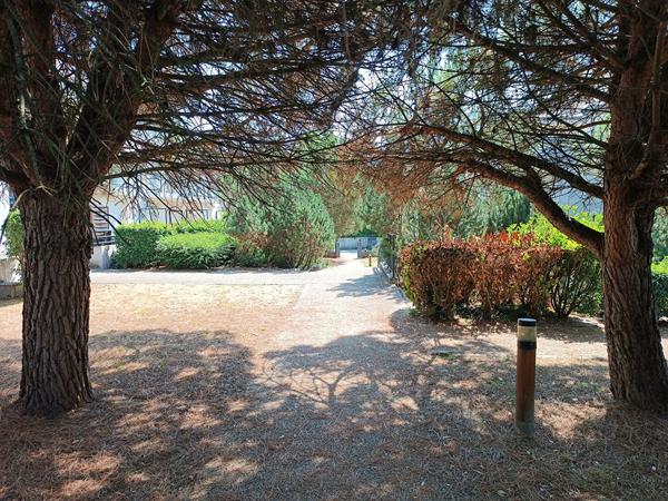 A vendre Vannes Pompidou/Gare appartement T2  en rez de jardin terrasse et parking