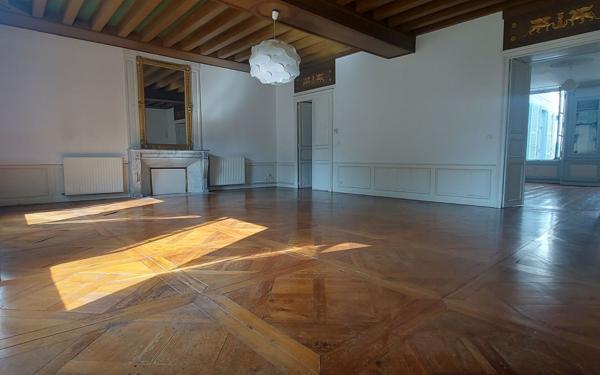 Appartement à vendre    3 pièces • 134 m2 La Rochelle