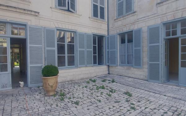 Appartement à vendre    3 pièces • 134 m2 La Rochelle
