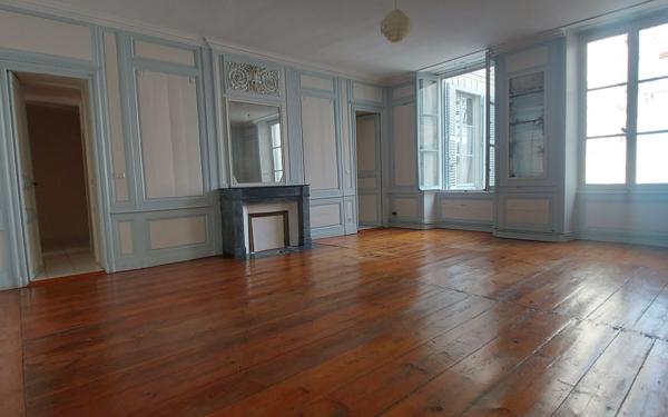 Appartement à vendre    3 pièces • 134 m2 La Rochelle