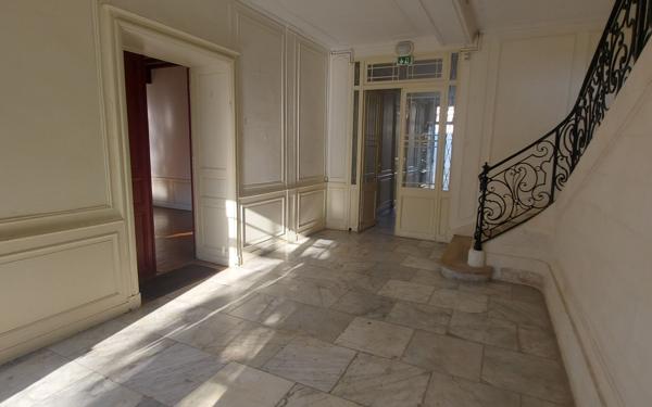 Appartement à vendre    3 pièces • 134 m2 La Rochelle