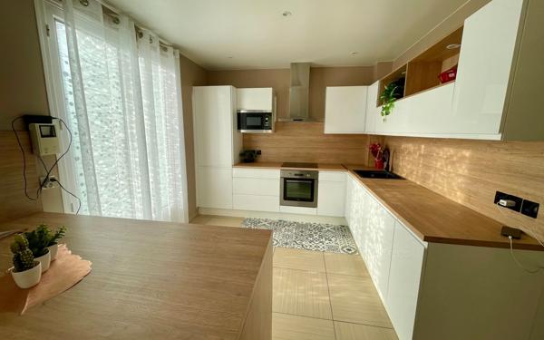 Maison à vendre    6 pièces • 186 m2 Créteil