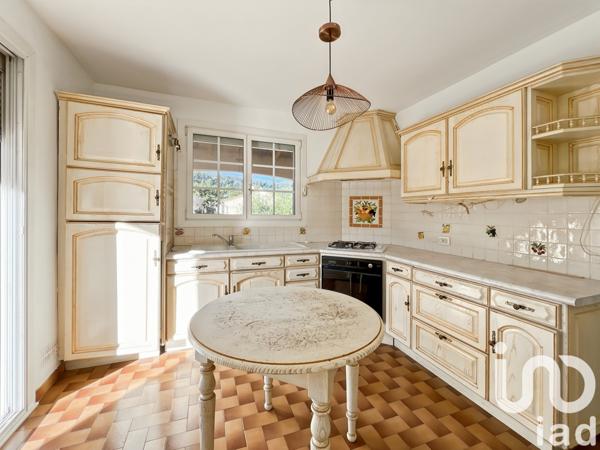 Maison traditionnelle 5 pièces de 150 m² à Bagnols-sur-Cèze (30200)