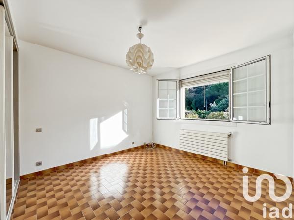 Maison traditionnelle 5 pièces de 150 m² à Bagnols-sur-Cèze (30200)