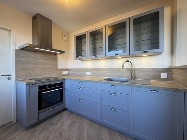 APPARTEMENT T4 AVEC TERRASSE ET PARKING