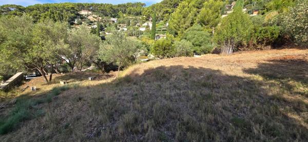 Terrain à vendre de 875m²  TOULON (83)