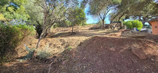 Terrain à vendre de 875m²  TOULON (83)