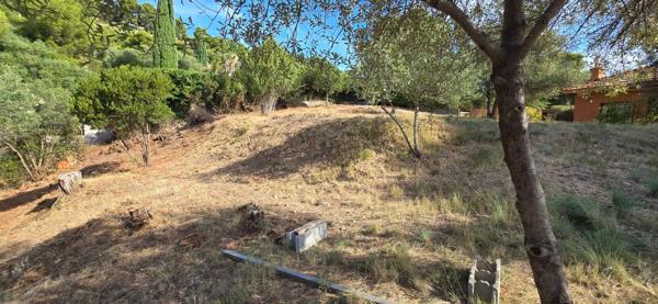 Terrain à vendre de 875m²  TOULON (83)