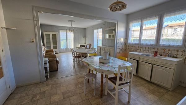 ECHILLAIS MAISON PLAIN PIED/ GARAGE/TERRAIN