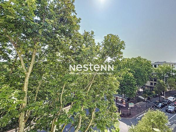 MÉTRO CORENTIN CELTON - Appartement traversant 4 pièces 3 chambres proximité métro en étage