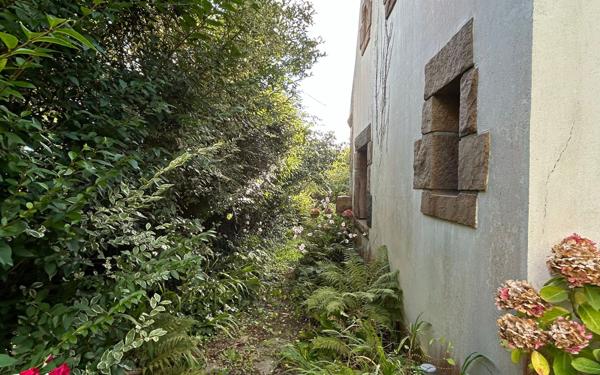 Maison à vendre    6 pièces •  Perros-Guirec