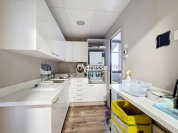 Exclusivité l'Adresse Immobilier - Plaisance du Touch - Local professionnel de 47.80m² avec 1 place de parking en Sous-sol - Place Bombail