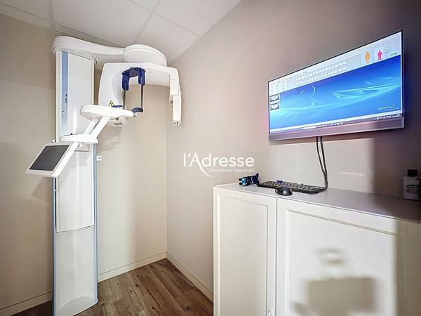 Exclusivité l'Adresse Immobilier - Plaisance du Touch - Local professionnel de 47.80m² avec 1 place de parking en Sous-sol - Place Bombail
