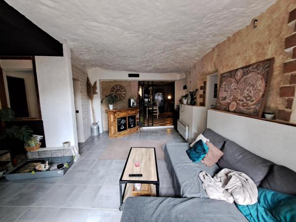 MAISON SEMI TROGLODYTE  125 M²