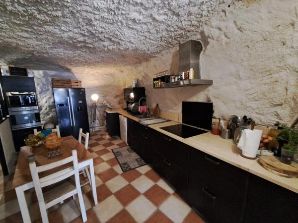 MAISON SEMI TROGLODYTE  125 M²