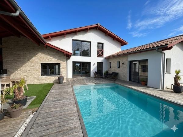 Superbe Maison Moderne à Arcangues – Calme et Lumière