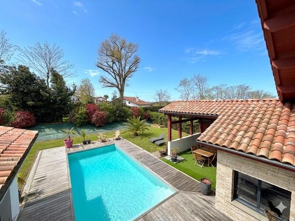 Superbe Maison Moderne à Arcangues – Calme et Lumière