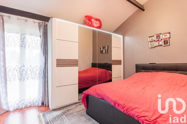 Maison 3 pièces de 80 m² à Saint-Pierre-lès-Nemours (77140)