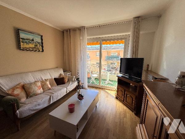 En exclusivité 3 pièces en  Plein centre ville de Cagnes en exposition Sud Sud Ouest.