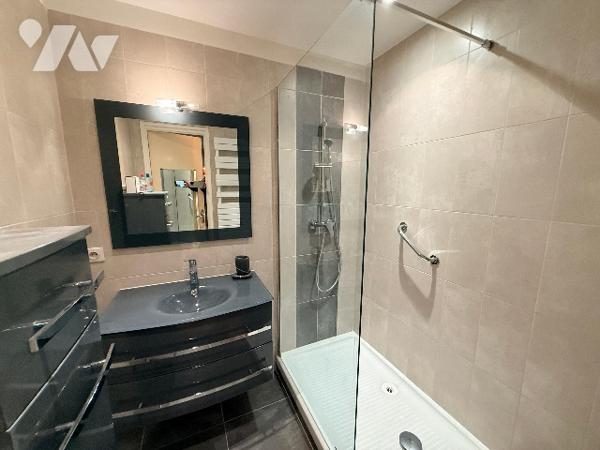 En exclusivité 3 pièces en  Plein centre ville de Cagnes en exposition Sud Sud Ouest.