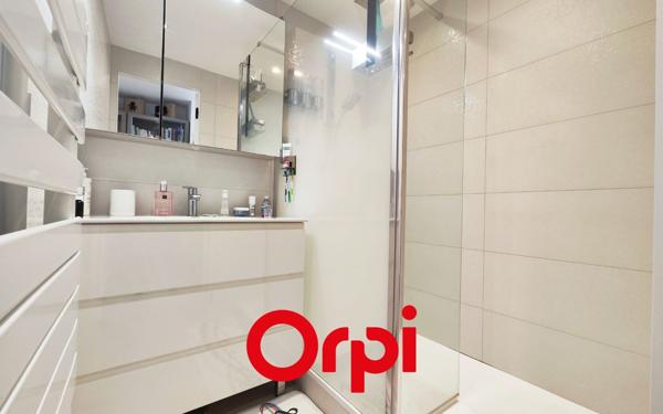 Appartement à vendre    3 pièces • 56 m2 Bandol